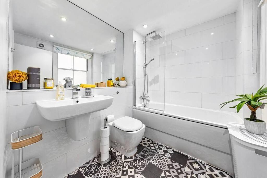 3 Bedroom Apartment In Haymarket Central London Sleep 10 Hy2 Extérieur photo
